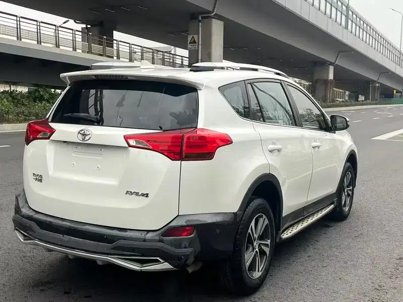 2016 RAV4 2.0L CVT 2WD Fashion Edition — миниатюра 7