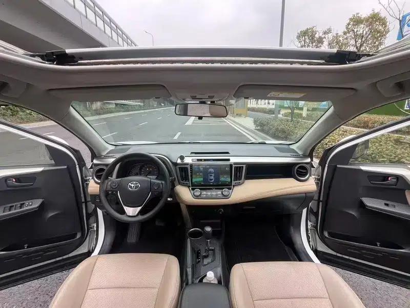 2016 RAV4 2.0L CVT 2WD Fashion Edition — миниатюра 8