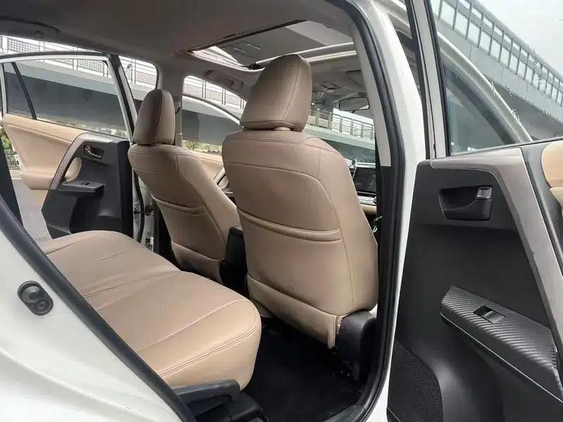 2016 RAV4 2.0L CVT 2WD Fashion Edition — миниатюра 10