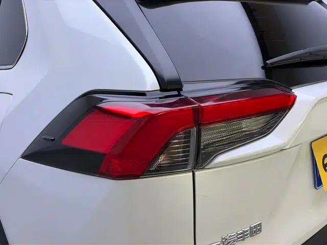 RAV4 2021 Facelift Hybrid 2.5L CVT 2WD Elite Edition — миниатюра 13