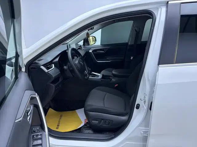 RAV4 2021 Facelift Hybrid 2.5L CVT 2WD Elite Edition — миниатюра 17