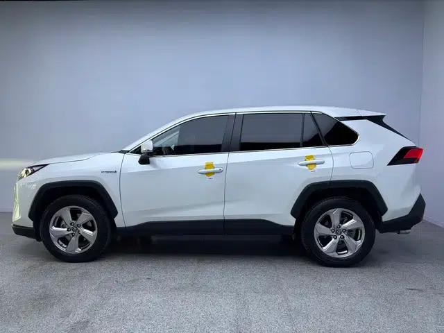 RAV4 2021 Facelift Hybrid 2.5L CVT 2WD Elite Edition — миниатюра 4