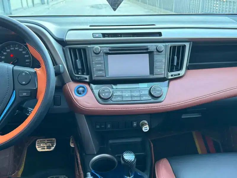 2013 RAV4 2.5L Automatic 4WD Elite Edition — миниатюра 9