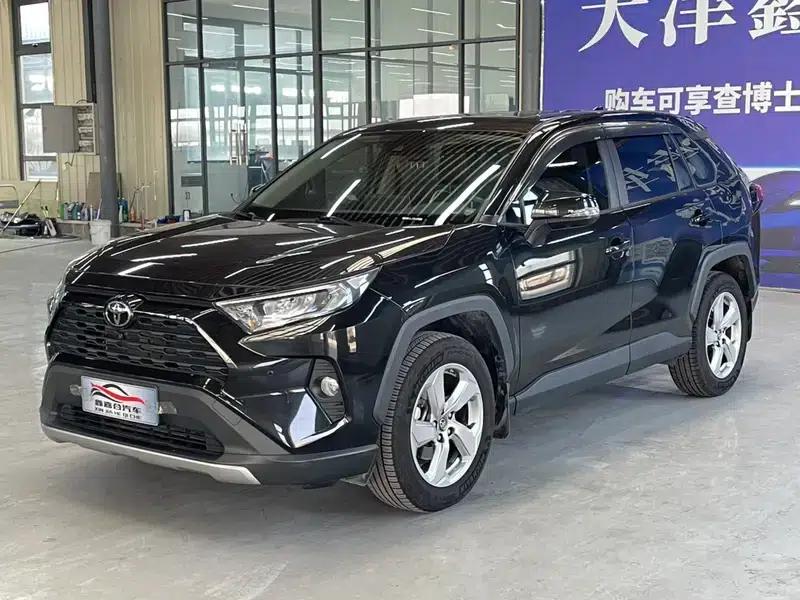 2021 RAV4 2.0L CVT 2WD Fashion Plus Edition — миниатюра 1