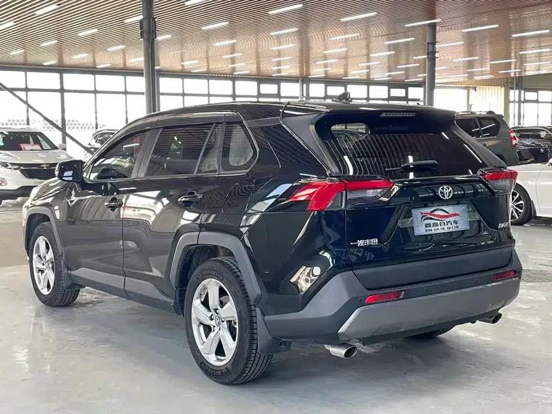 2021 RAV4 2.0L CVT 2WD Fashion Plus Edition — миниатюра 5