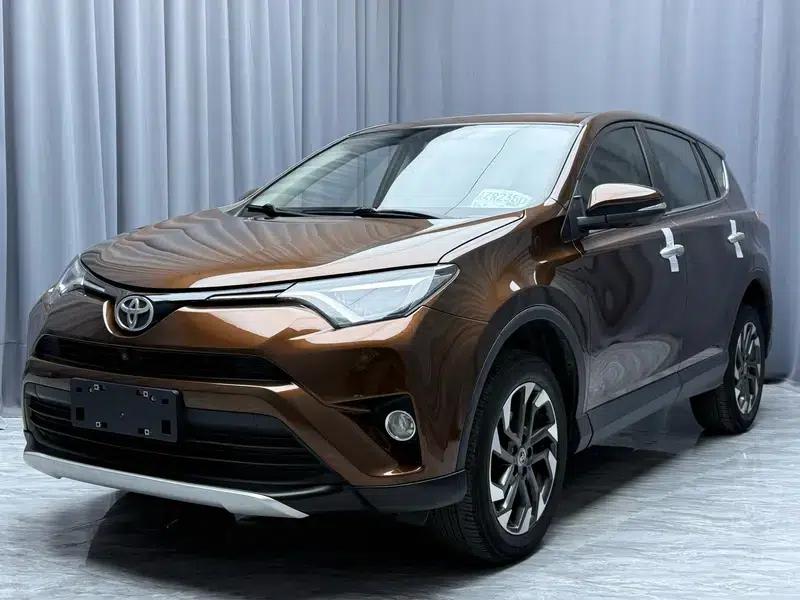2016 RAV4 2.5L Automatic 4WD Elite Edition — миниатюра 1