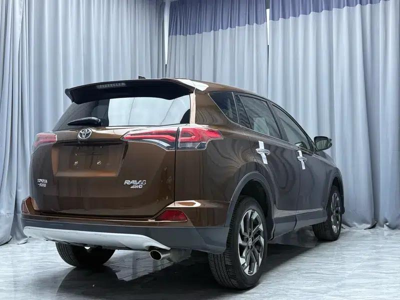 2016 RAV4 2.5L Automatic 4WD Elite Edition — миниатюра 5