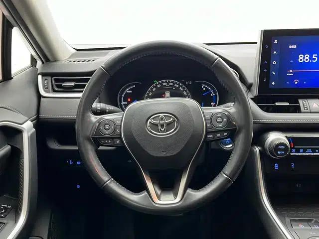 RAV4 2022 Hybrid 2.5L CVT AWD Elite PLUS Edition — миниатюра 16