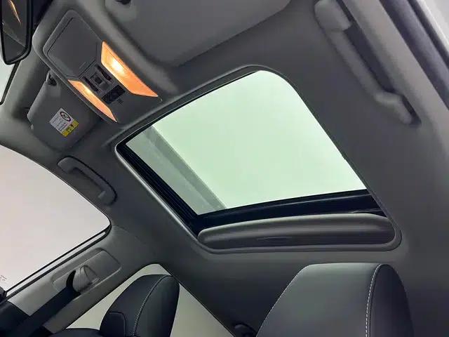 RAV4 2022 Hybrid 2.5L CVT AWD Elite PLUS Edition — миниатюра 19