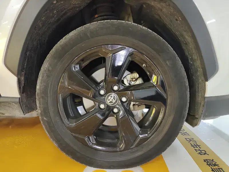 RAV4 2022 Hybrid 2.5L CVT AWD Elite PLUS Edition — миниатюра 22