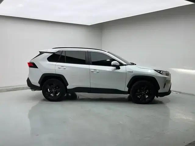 RAV4 2022 Hybrid 2.5L CVT AWD Elite PLUS Edition — миниатюра 8