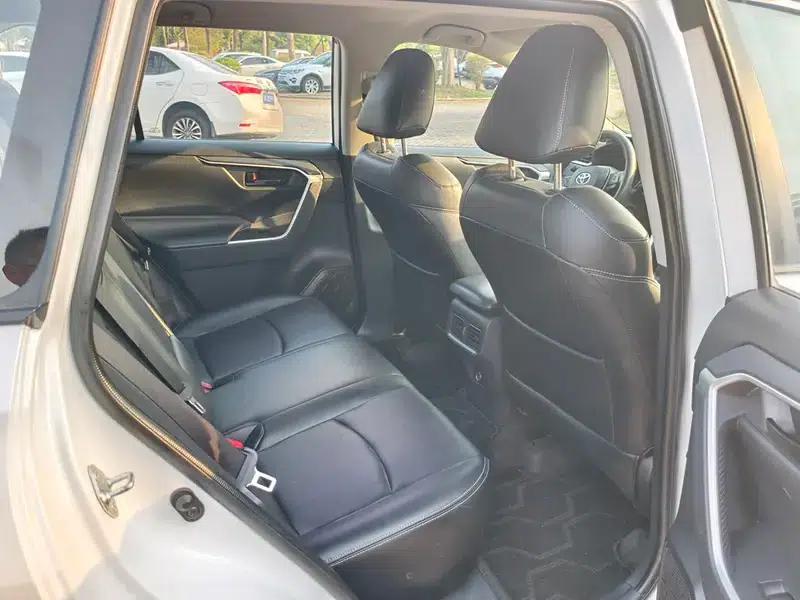 2021 Toyota RAV4 2.0L CVT 2WD Urban Edition — миниатюра 11