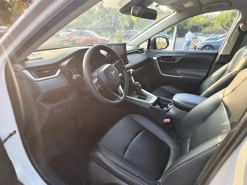 2021 Toyota RAV4 2.0L CVT 2WD Urban Edition — миниатюра 9