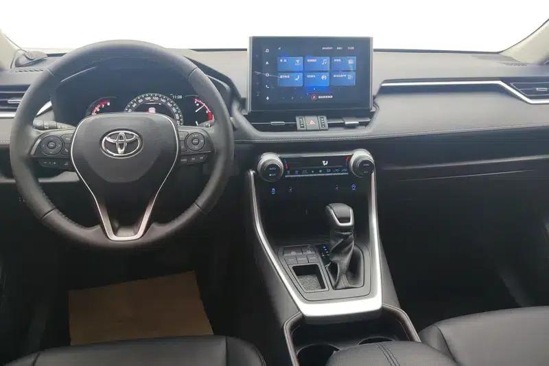 2021 RAV4 2.0L CVT 2WD Fashion Plus Edition — миниатюра 13