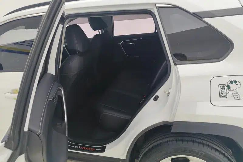 2021 RAV4 2.0L CVT 2WD Fashion Plus Edition — миниатюра 16