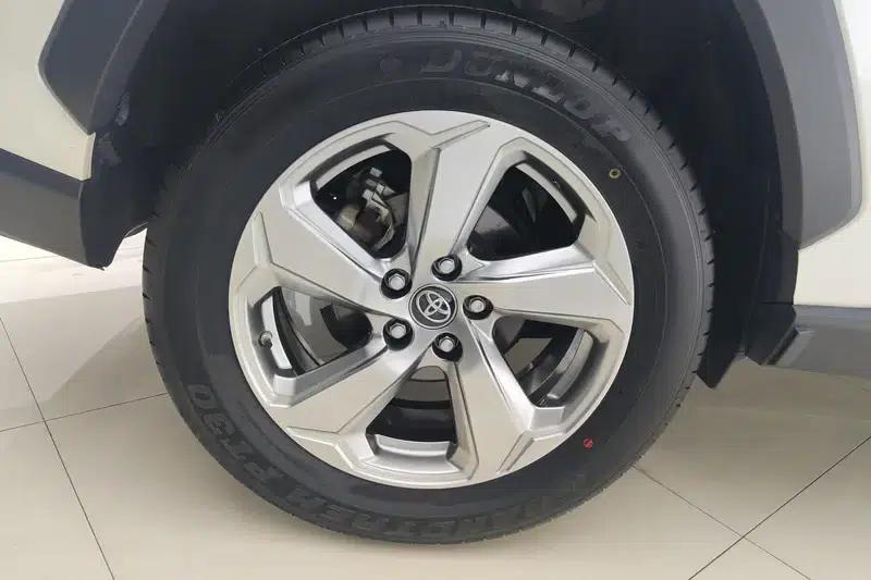 2021 RAV4 2.0L CVT 2WD Fashion Plus Edition — миниатюра 8