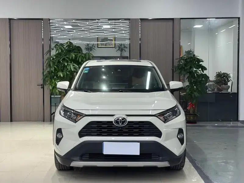 RAV4 2020 2.0L CVT 2WD Fashion Edition — миниатюра 2