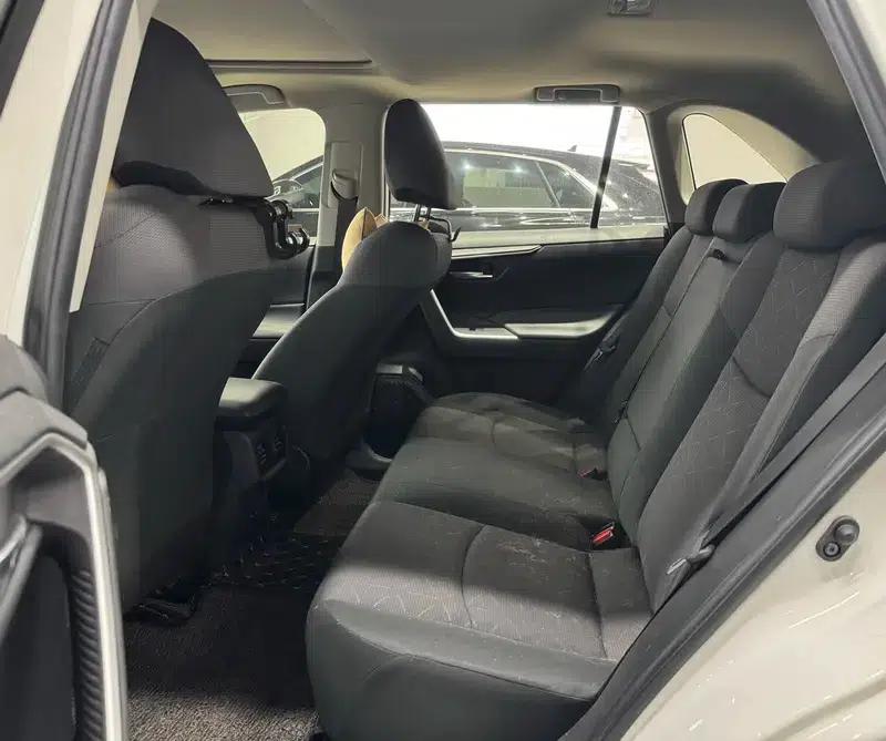 RAV4 2020 2.0L CVT 2WD Fashion Edition — миниатюра 9
