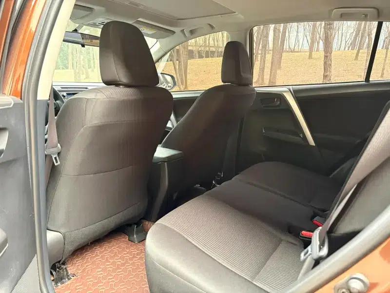 2016 RAV4 2.0L CVT 2WD Fashion Edition — миниатюра 11