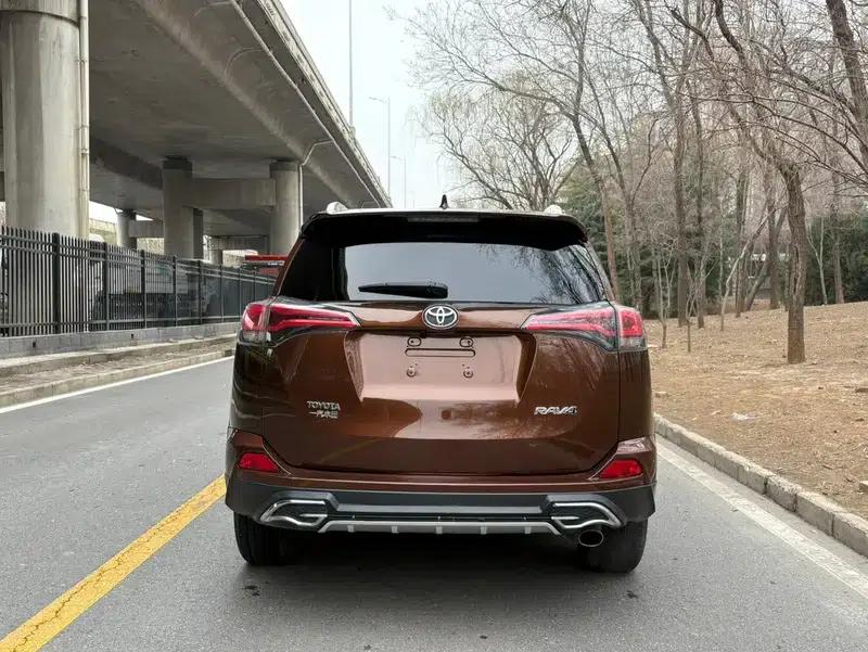 2016 RAV4 2.0L CVT 2WD Fashion Edition — миниатюра 5
