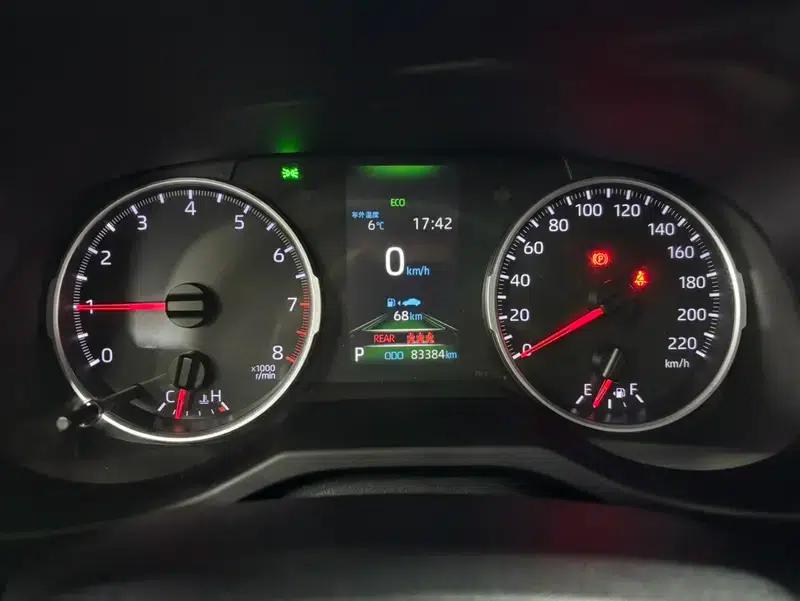 2020 RAV4 2.0L CVT 2WD Urban Edition — миниатюра 11