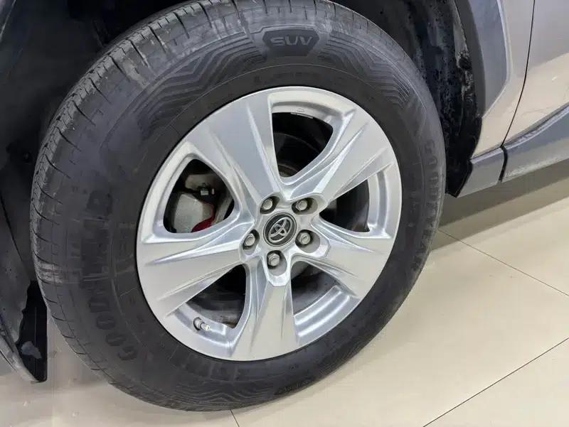 2020 RAV4 2.0L CVT 2WD Urban Edition — миниатюра 9