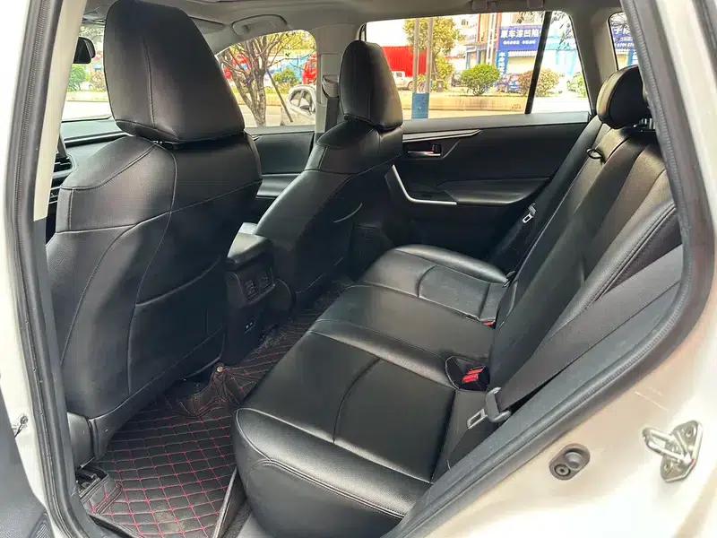 RAV4 2021 2.0L CVT 2WD Fashion Edition — миниатюра 9