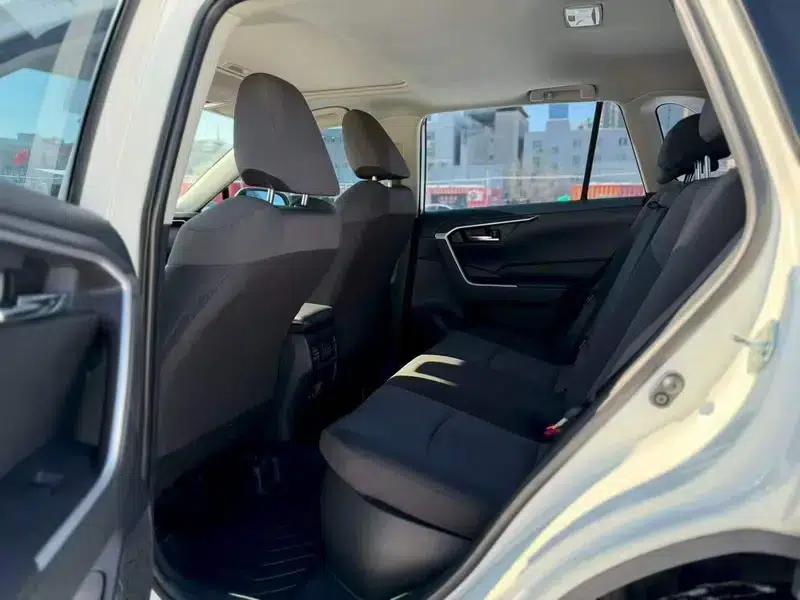 RAV4 2020 Hybrid 2.5L CVT 2WD Elite Edition — миниатюра 9