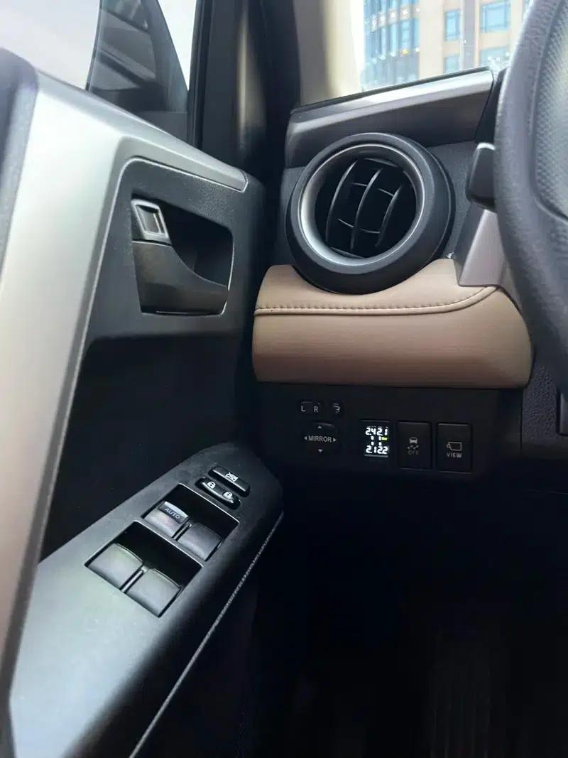 RAV4 2019 2.0L CVT 2WD Fashion X Limited Edition (China VI Emission Standard) — миниатюра 37