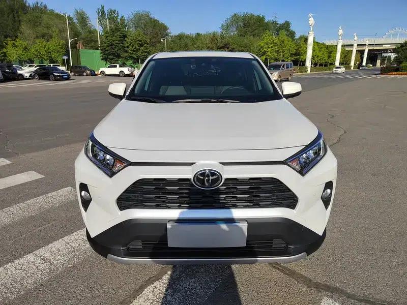 2022 RAV4 2.0L CVT 2WD Fashion Plus Edition — миниатюра 2