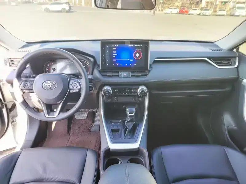 2022 RAV4 2.0L CVT 2WD Fashion Plus Edition — миниатюра 11