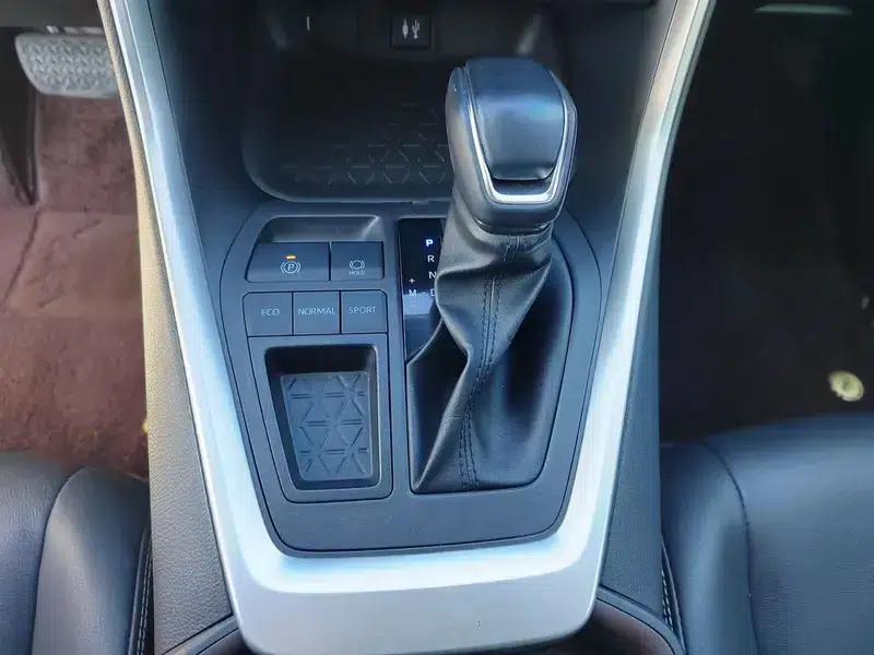 2022 RAV4 2.0L CVT 2WD Fashion Plus Edition — миниатюра 14