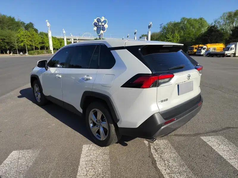 2022 RAV4 2.0L CVT 2WD Fashion Plus Edition — миниатюра 4