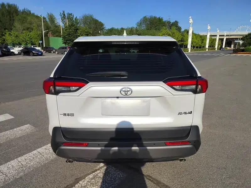 2022 RAV4 2.0L CVT 2WD Fashion Plus Edition — миниатюра 5