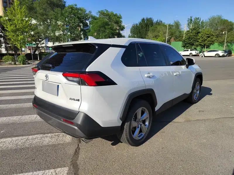 2022 RAV4 2.0L CVT 2WD Fashion Plus Edition — миниатюра 6