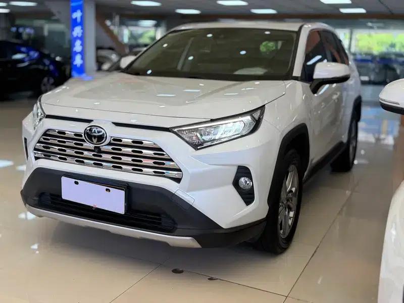 2022 Toyota RAV4 2.0L CVT 2WD Fashion Edition — миниатюра 1
