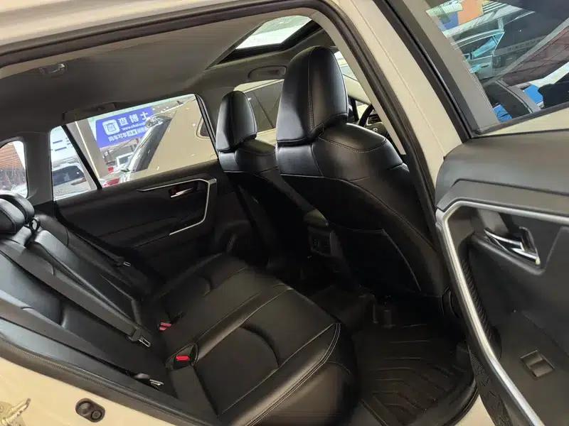 2022 Toyota RAV4 2.0L CVT 2WD Fashion Edition — миниатюра 11