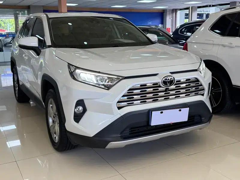 2022 Toyota RAV4 2.0L CVT 2WD Fashion Edition — миниатюра 3