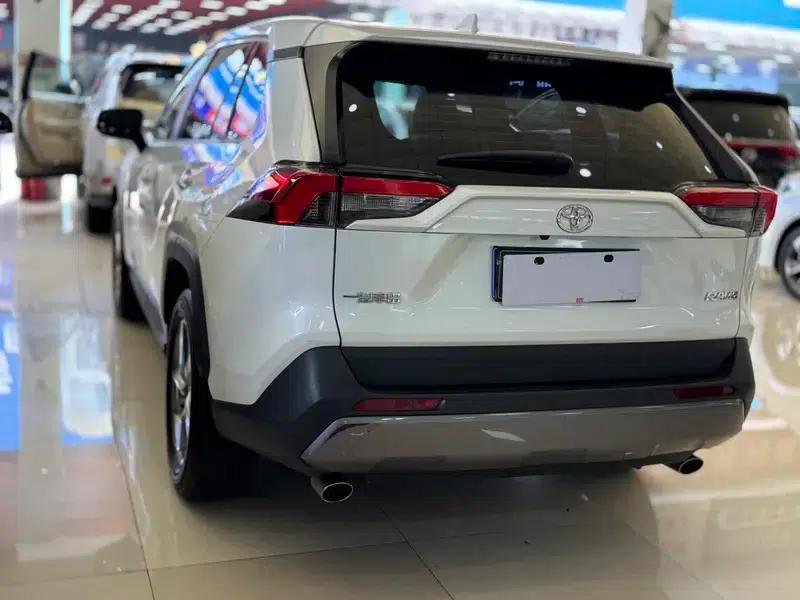 2022 Toyota RAV4 2.0L CVT 2WD Fashion Edition — миниатюра 4