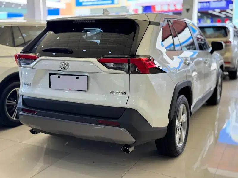 2022 Toyota RAV4 2.0L CVT 2WD Fashion Edition — миниатюра 6