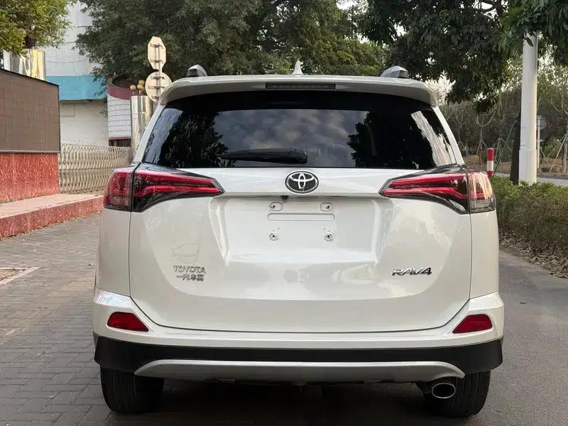 2016 RAV4 2.0L CVT 2WD Smart Edition — миниатюра 5