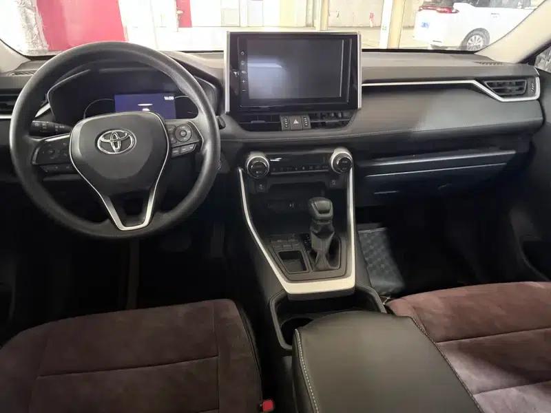 RAV4 2020 2.0L CVT 2WD Fashion Edition — миниатюра 15