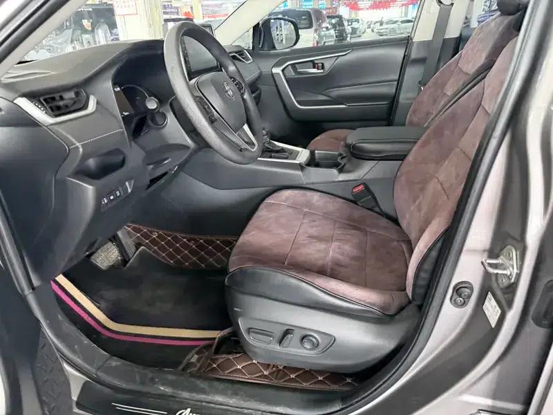 RAV4 2020 2.0L CVT 2WD Fashion Edition — миниатюра 18