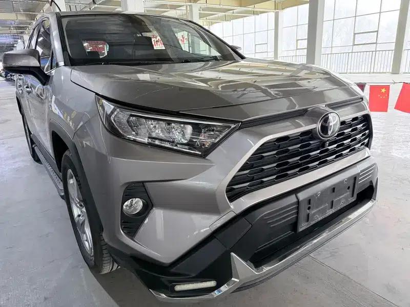RAV4 2020 2.0L CVT 2WD Fashion Edition — миниатюра 3