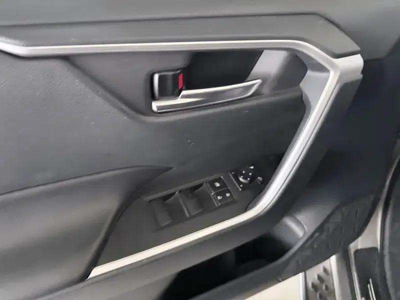 RAV4 2020 2.0L CVT 2WD Fashion Edition — миниатюра 21
