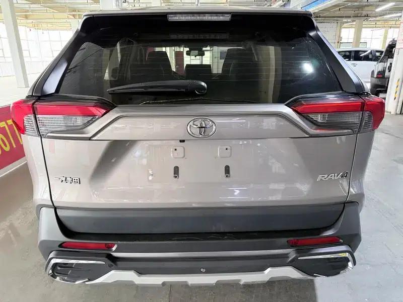 RAV4 2020 2.0L CVT 2WD Fashion Edition — миниатюра 5