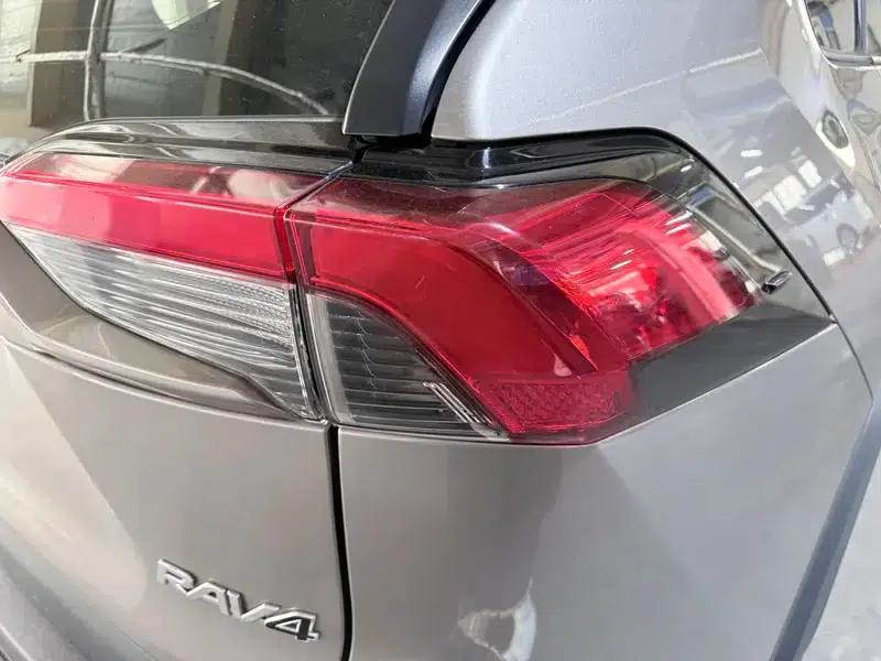 RAV4 2020 2.0L CVT 2WD Fashion Edition — миниатюра 8