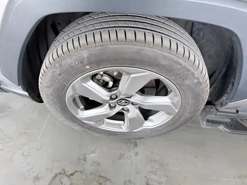 RAV4 2020 2.0L CVT 2WD Fashion Edition — миниатюра 9