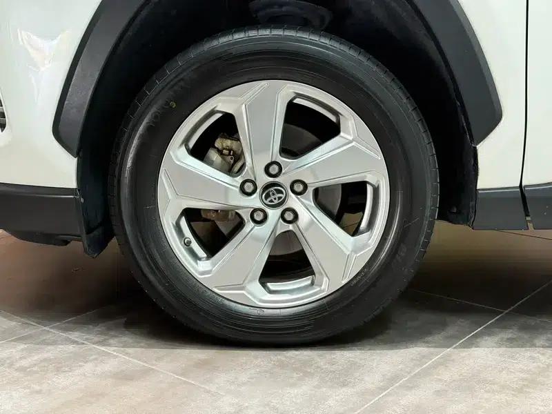 RAV4 2020 2.0L CVT 2WD Fashion Edition — миниатюра 12