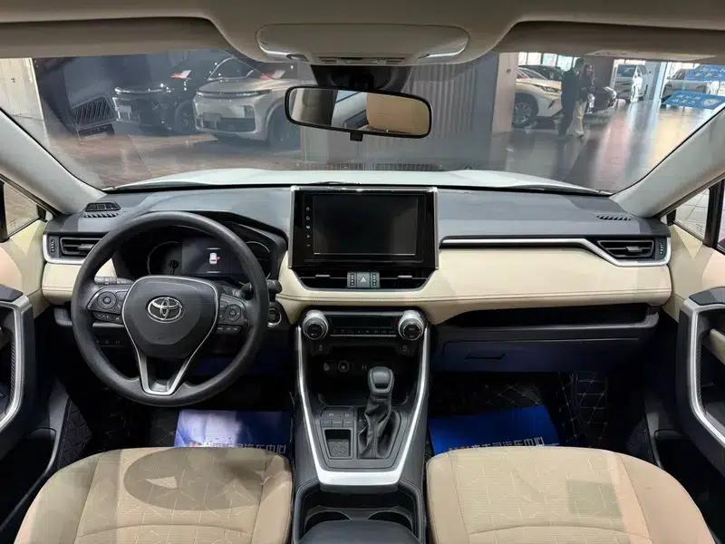 RAV4 2020 2.0L CVT 2WD Fashion Edition — миниатюра 14